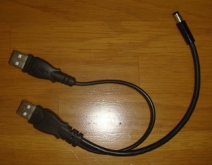 dsc02167 DCコネクタとUSBコネクタのでっぱりとケーブルが太いのが気になる