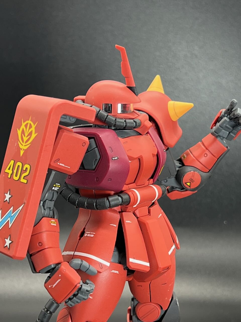 ガンプラ MG ジョニー・ライデン専用ザク【プレミアムバンダイ限定 